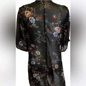 Black floral sheer kimono women’s size XS